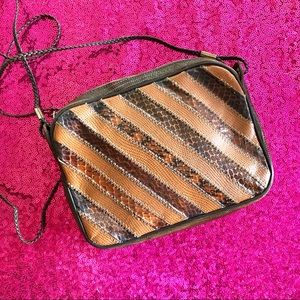 👜VINTAGE Faux Rust Snakeskin Crossbody Purse